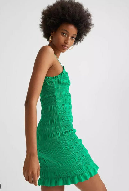 GREEN CRINKLE DRESS SIZE UK 8 - NOTHING TO WEAR | NEW & PRE-LOVED FASHION | UAE