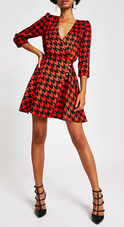 RED/BLACK DOGTOOTH SATIN DRESS SIZE UK 12 - NOTHING TO WEAR | NEW & PRE-LOVED FASHION | UAE