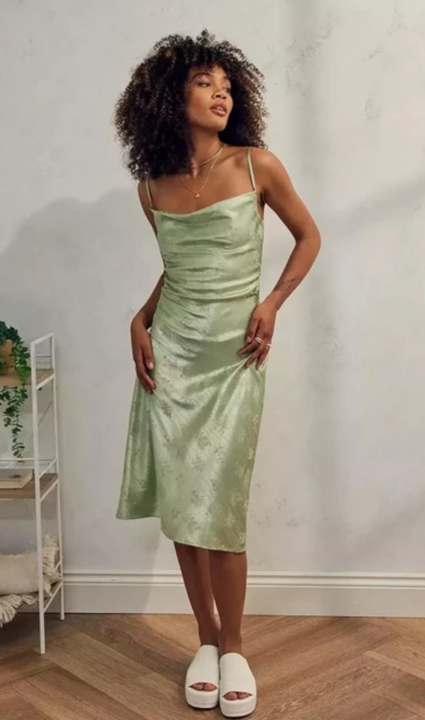 SAGE GREEN FLORAL DRESS SIZE UK 10 - NOTHING TO WEAR | NEW & PRE-LOVED FASHION | UAE